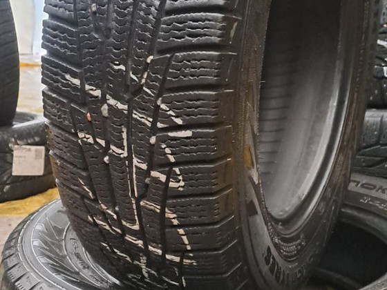 M+S / 175 70 14 / Nokian