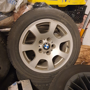 BMW E39 ORIGINAAL 16" VELJED + TALVEREHVID