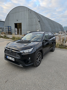 Toyota Rav 4 (4 фото из 8)