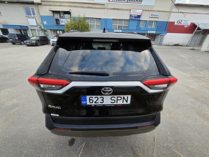 Toyota Rav 4 (5 фото из 8)