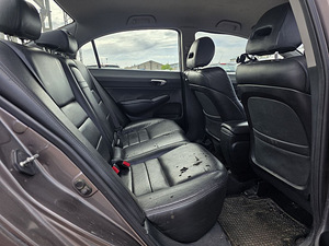 Honda Civic Hybrid Facelift ATM 1.3 70kW (6 фото из 6)