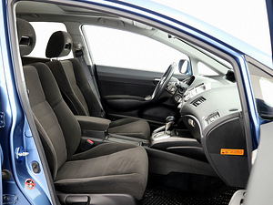 Honda Civic Elegance ATM 1.8 103kW (6 фото из 7)