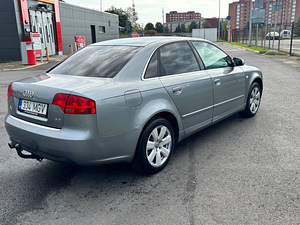 Audi A4 (4 foto / 6)