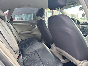 Audi A4 (5 foto / 6)