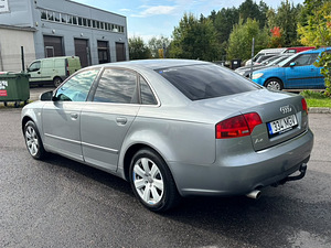 Audi A4 (6 foto / 6)