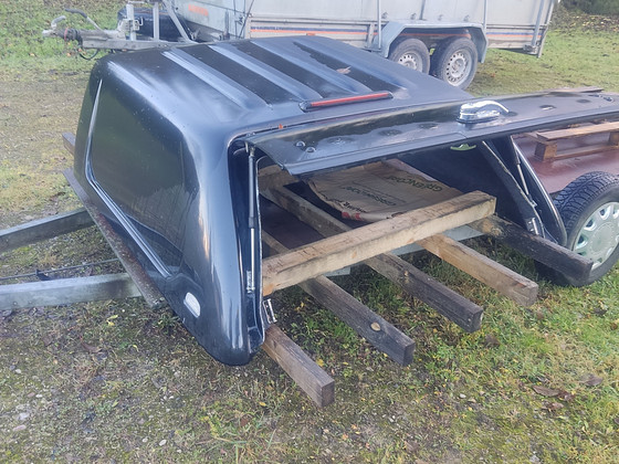 Kastiklate Toyota Hilux