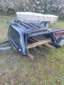 Kastiklate Toyota Hilux (1 foto / 7)