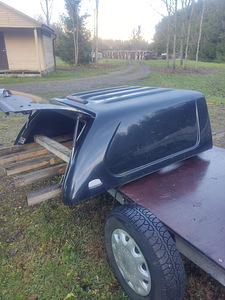 Kastiklate Toyota Hilux (2 foto / 7)