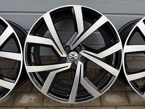 R19x8 5X112 ET 45 57.1 (4 foto / 6)