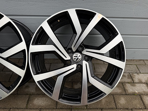 R19x8 5X112 ET 45 57.1 (5 foto / 6)