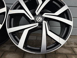 R19x8 5X112 ET 45 57.1 (6 foto / 6)