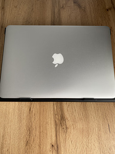 MacBook Pro, Apple / 15,4" Retina, 256 GB, RUS (1 foto / 5)