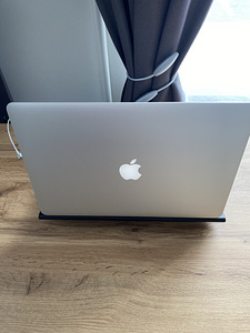 MacBook Pro, Apple / 15,4" Retina, 256 GB, RUS (3 foto / 5)