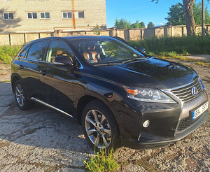 Lexus RX450h (1 фото из 12)