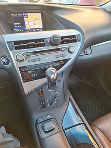 Lexus RX450h (8 фото из 12)
