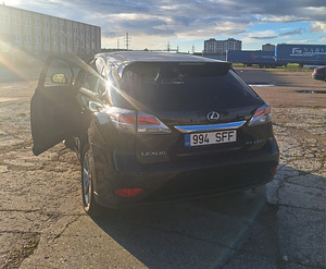 Lexus RX450h (12 фото из 12)
