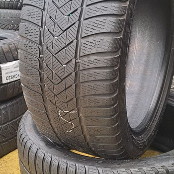 M+S / 255 40 18 / Pirelli
