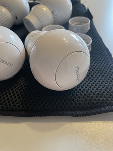 Умные радиаторные термостаты FIBARO — 4 шт. (1 фото из 2)