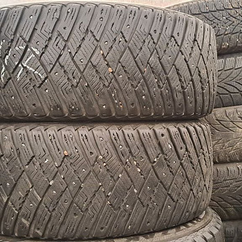 Naastrehvid / 225 50 17 / GOODYEAR