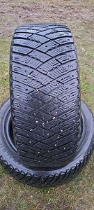 Шипованные шины / 225 50 17 / GOODYEAR (2 фото из 3)