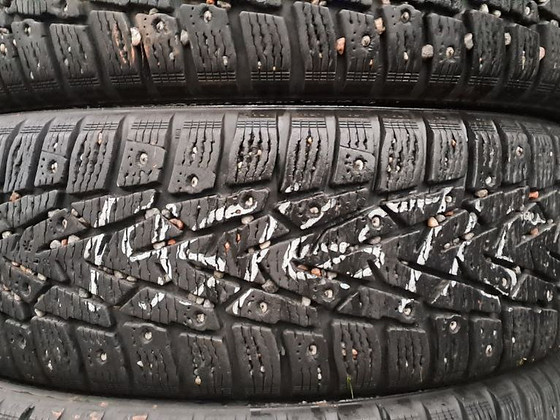 Naastrehvid / 195 65 15 / Nokian