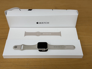 Apple Watch SE (GPS + Cellular) (2nd Generation) 40mm (1 foto / 9)