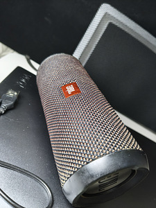 Kaasaskantav kõlar JBL Flip 3 (5 foto / 6)