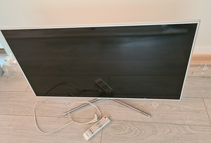 Samsung Smart TV 40' (1 фото из 2)
