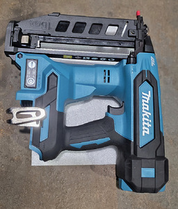 НОВЫЙ Makita гвоздезабивной пистолет DBN601 18V LXT 19–64 мм (1 фото из 2)