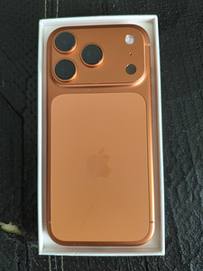 iPhone 17 Pro 512GB Orange (2 foto / 3)