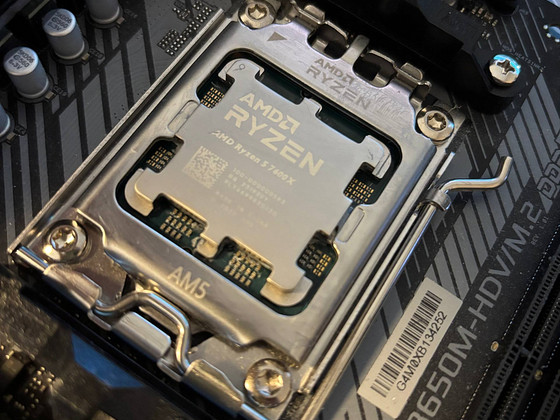 Ryzen 5 7600X + Asrock B650M