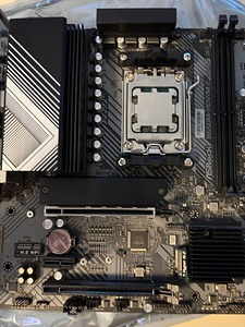 Комплект Ryzen 5 7600X + Asrock B650M (2 фото из 2)