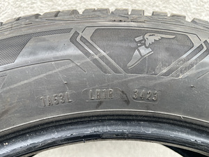 235/55R18 GoodYear Utragrip Ice3 нешипованные шины (3 фото из 3)