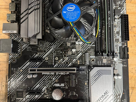 ASUS PRIME Z490-P + Intel i3-10100F + 8 GB DDR4 + jahuti