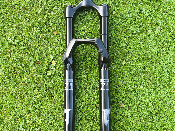 MARZOCCHI BOMBER Z1 2025 MTB вилка 29“ | 170mm | RAIL 2.0 |