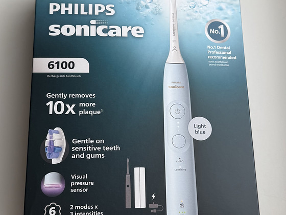 Philips Sonicare Series 6100 , Light Blue