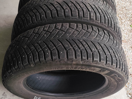 Michelin X-ice north 4 225/60 R18 rehvid