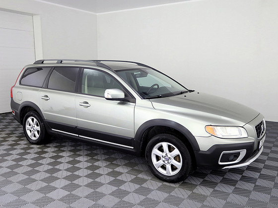 Volvo XC70 Summum ATM 2.4 D5 136kW