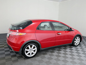 Honda Civic Elegance ATM 1.8 103kW (3 foto / 7)