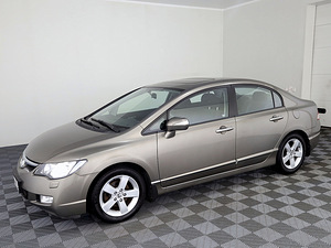Honda Civic Elegance 1.8 103kW (2 foto / 7)