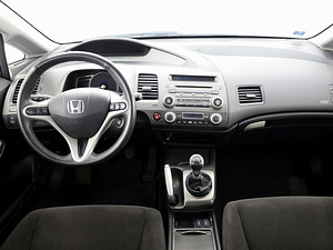 Honda Civic Elegance 1.8 103kW (5 foto / 7)