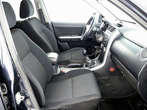 Suzuki Grand Vitara Comfort 4x4 1.9 DDIS 95kW (6 foto / 7)