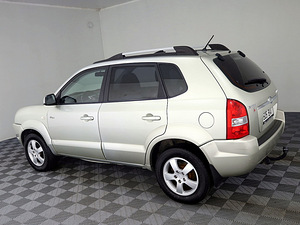 Hyundai Tucson Comfort 4x4 2.0 104kW (4 foto / 7)