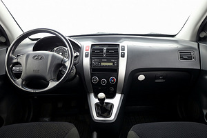 Hyundai Tucson Comfort 4x4 2.0 104kW (5 foto / 7)