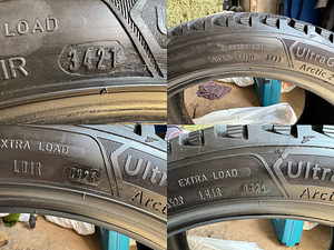 Goodyear UltraGrip Arctic 2 245/40R18 talverehvid (naast) (8 foto / 10)