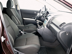 Toyota Corolla Verso Linea Sol Facelift 2.2 D-4D 100kW (6 foto / 8)