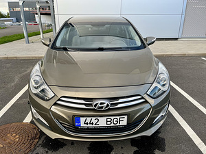 Hyundai i40 (6 фото из 7)