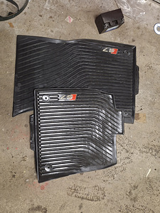 AUDI A7,S7 ,RS7 ORIG VAG резиновые коврики (2 фото из 2)