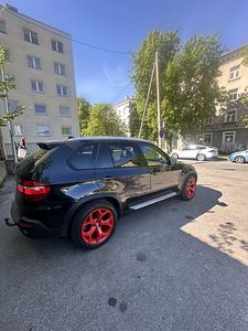 BMW x5 (2 фото из 4)