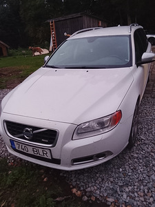 Volvo V70 2011 (1 фото из 3)